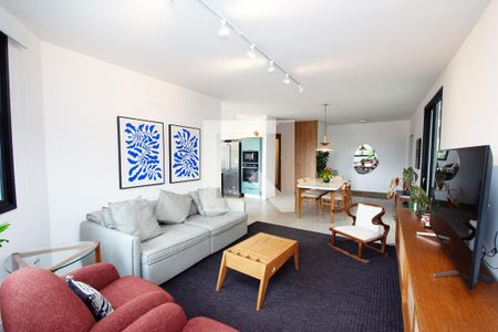 Sala de estar de casa à venda com 5 quartos, 350m² em Vila Madalena, São Paulo