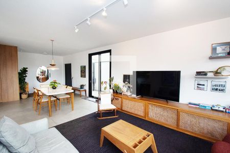 Sala de estar de casa à venda com 5 quartos, 350m² em Vila Madalena, São Paulo