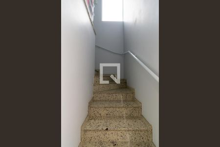 Escada de casa à venda com 3 quartos, 124m² em Vila Bela, São Paulo