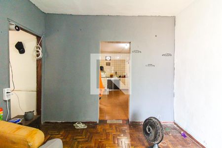 Sala de casa à venda com 8 quartos, 201m² em Parque Cruzeiro do Sul, São Paulo