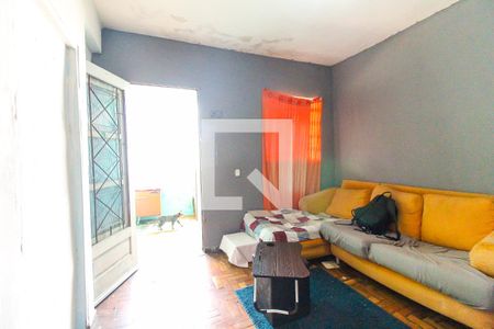 Sala de casa à venda com 8 quartos, 201m² em Parque Cruzeiro do Sul, São Paulo