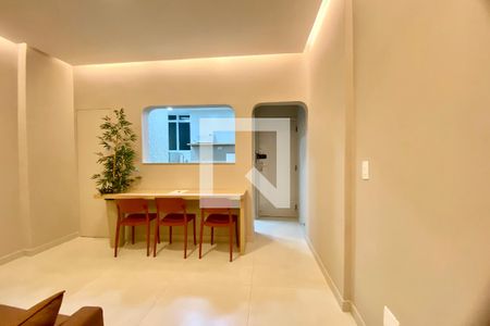 Sala  de apartamento à venda com 1 quarto, 42m² em Copacabana, Rio de Janeiro