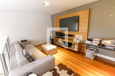 Sala de TV de apartamento para alugar com 3 quartos, 210m² em Vila Suzana, São Paulo