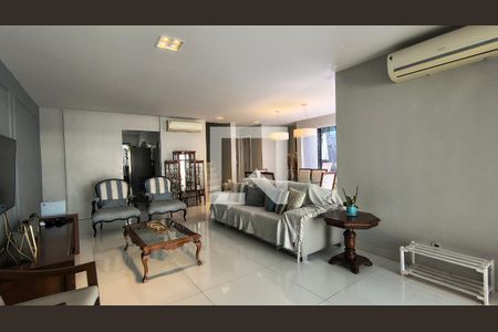 Sala de casa de condomínio à venda com 4 quartos, 300m² em Vargem Grande, Rio de Janeiro