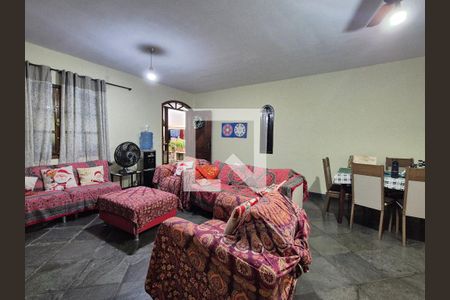 Sala  de casa de condomínio à venda com 4 quartos, 200m² em Vargem Pequena, Rio de Janeiro