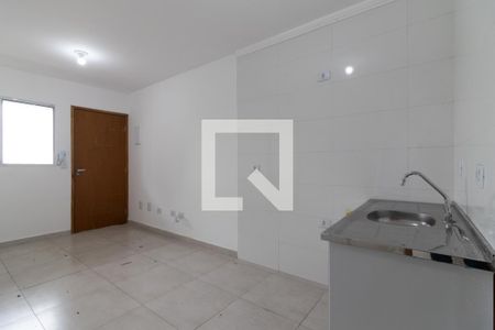 Sala/Cozinha de apartamento para alugar com 2 quartos, 44m² em Vila Nhocuné, São Paulo