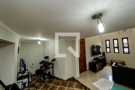 Casa para alugar com 3 quartos, 260m² em Jardim Independência (são Paulo), São Paulo