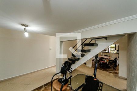 Casa para alugar com 3 quartos, 260m² em Jardim Independência (são Paulo), São Paulo