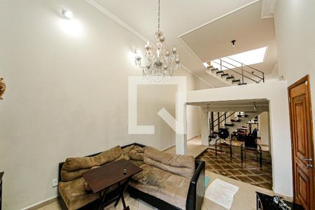 Casa para alugar com 3 quartos, 260m² em Jardim Independência (são Paulo), São Paulo
