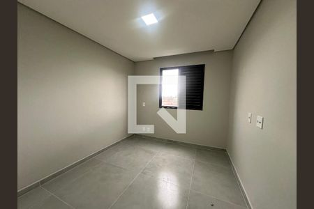 Quarto 1 de apartamento para alugar com 2 quartos, 55m² em Jardim Maria Helena, Barueri