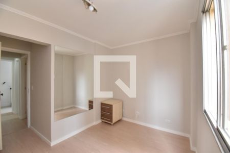 Quarto 1 de apartamento para alugar com 2 quartos, 68m² em Champagnat, Curitiba