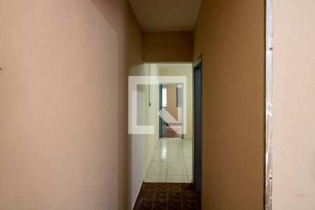 Corredor Sala / Cozinha de casa para alugar com 1 quarto, 70m² em Jardim Santa Maria, São Paulo