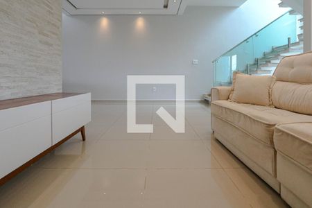 Sala de casa de condomínio para alugar com 3 quartos, 164m² em Jardim Rubi, Mogi das Cruzes