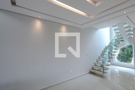 Sala de casa de condomínio para alugar com 3 quartos, 164m² em Jardim Rubi, Mogi das Cruzes