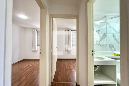 Corredor de apartamento à venda com 2 quartos, 52m² em Vila do Encontro, São Paulo