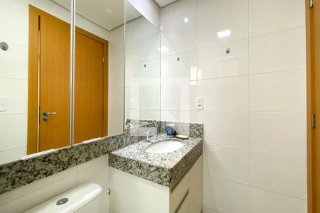 Banheiro da Suíte 1 de apartamento para alugar com 2 quartos, 56m² em Carmo, Belo Horizonte