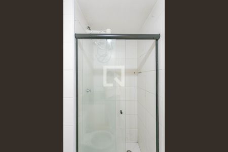 Banheiro de apartamento para alugar com 2 quartos, 32m² em Parque Fongaro, São Paulo