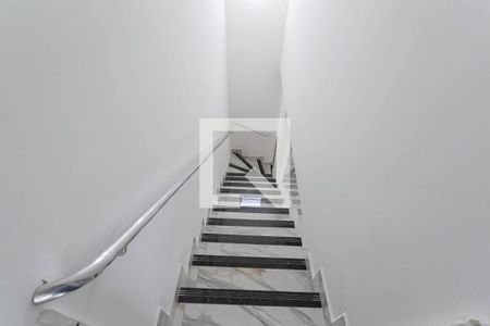 Escada de casa de condomínio à venda com 2 quartos, 81m² em Floramar, Belo Horizonte