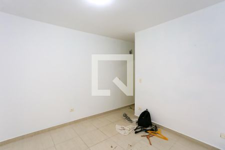quarto 1 de casa para alugar com 3 quartos, 50m² em Vila Ernesto, São Paulo