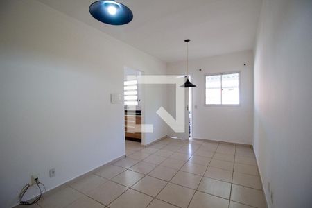 Sala de casa de condomínio para alugar com 2 quartos, 80m² em Jardim Novo Horizonte, Sorocaba