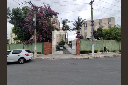 Fachada e portaria de apartamento à venda com 2 quartos, 44m² em Vila Liviero, São Paulo