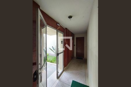 Hall de entrada de apartamento à venda com 2 quartos, 44m² em Vila Liviero, São Paulo