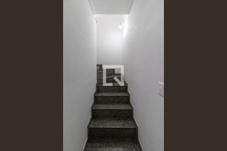 Escada de casa de condomínio para alugar com 3 quartos, 180m² em Vila Lais, São Paulo