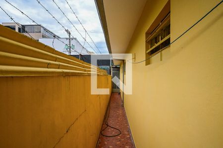 Corredor 1 de casa à venda com 2 quartos, 150m² em Vila Santa Luzia, Taboão da Serra
