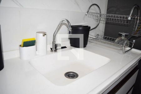 Cozinha  de apartamento para alugar com 1 quarto, 27m² em Guaiauna, São Paulo