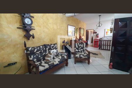 Casa à venda com 3 quartos, 250m² em Quitaúna, Osasco