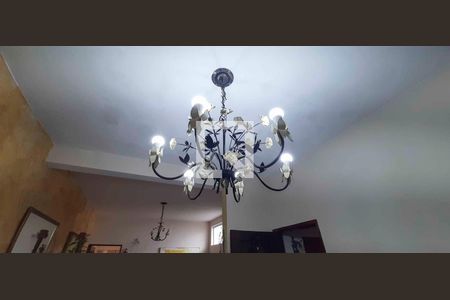 Casa à venda com 3 quartos, 250m² em Quitaúna, Osasco