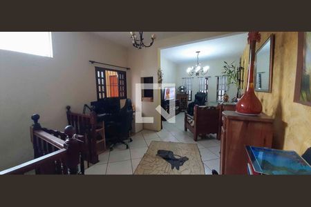 Casa à venda com 3 quartos, 250m² em Quitaúna, Osasco