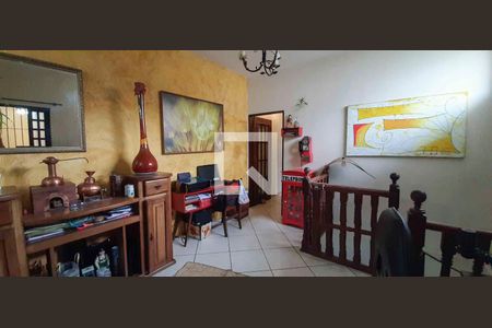 Casa à venda com 3 quartos, 250m² em Quitaúna, Osasco