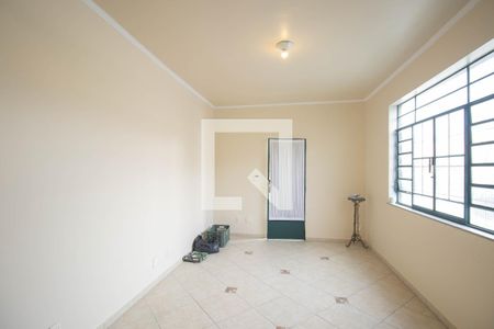 Sala de casa para alugar com 5 quartos, 231m² em Porto Novo, São Gonçalo