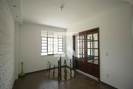 Sala 2 de casa para alugar com 5 quartos, 231m² em Porto Novo, São Gonçalo