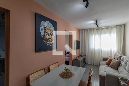 Sala e Cozinha de apartamento à venda com 3 quartos, 56m² em Vila Taquari, São Paulo