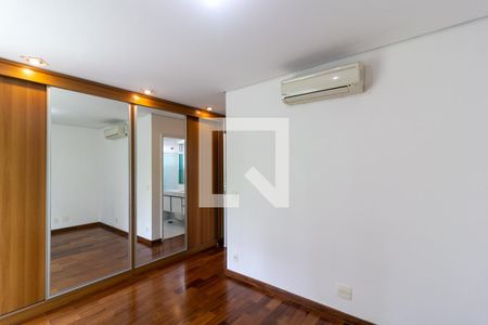 Suíte 1 de apartamento para alugar com 2 quartos, 100m² em Jardim das Acacias, São Paulo
