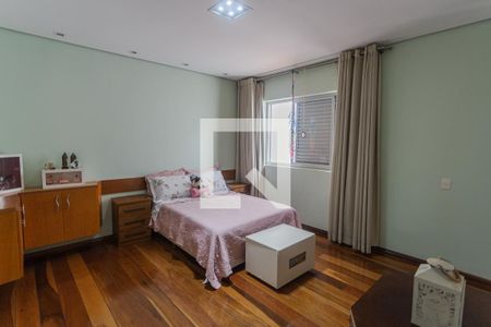 Suíte no 2° Andar de casa à venda com 4 quartos, 372m² em Horto, Belo Horizonte