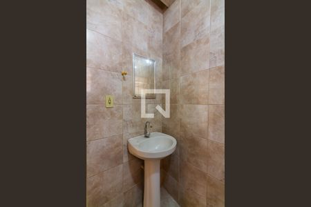 Banheiro de casa para alugar com 2 quartos, 45m² em Bussocaba, Osasco