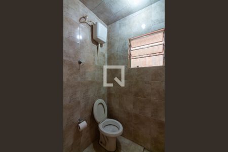 Banheiro de casa para alugar com 2 quartos, 45m² em Bussocaba, Osasco