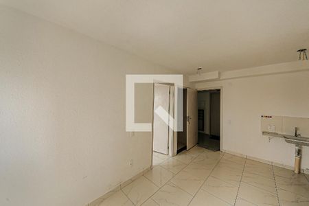 Sala e Cozinha de apartamento para alugar com 2 quartos, 35m² em Fazenda da Juta, São Paulo