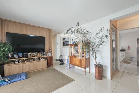 Apartamento para alugar com 3 quartos, 134m² em Vila Luis Antonio, Guarujá