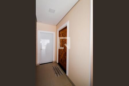 Entrada Social  de casa à venda com 3 quartos, 200m² em Vila Galvão, Guarulhos
