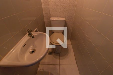 Lavabo de apartamento para alugar com 3 quartos, 81m² em Centro, Curitiba