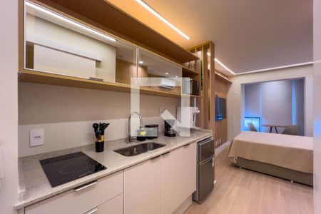 Cozinha de kitnet/studio à venda com 1 quarto, 22m² em Liberdade, São Paulo