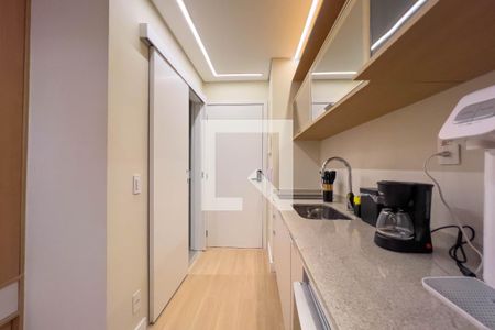 Cozinha de kitnet/studio para alugar com 1 quarto, 22m² em Liberdade, São Paulo
