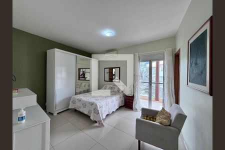Suíte de casa de condomínio para alugar com 3 quartos, 260m² em Vargem Grande, Rio de Janeiro