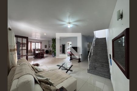 Sala de casa de condomínio para alugar com 3 quartos, 260m² em Vargem Grande, Rio de Janeiro