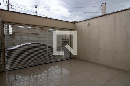Garagem de casa à venda com 3 quartos, 131m² em Vila Talarico, São Paulo