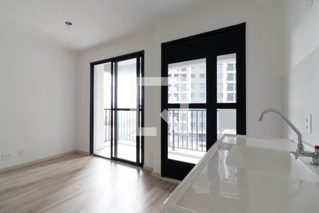 Sala/Cozinha de apartamento para alugar com 2 quartos, 42m² em Vila Campanela, São Paulo